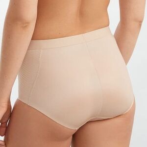 New Spanx Trust Your Thinstincts 2.0 Brief Shaper Panty Nude Beige LARGE